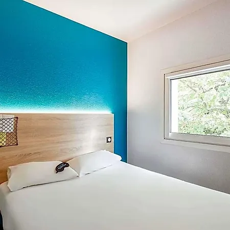 Hotell Hotelf1 Sur Orge