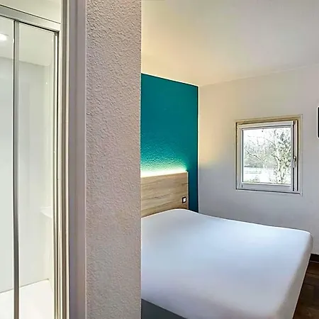 Hotell Hotelf1 Sur Orge