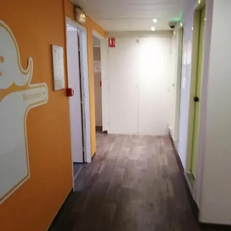 Hotell Hotelf1 Sur Orge